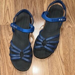 EUC Teva Women's Blue Strappy Sandals